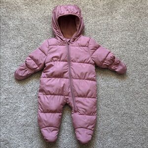 Old Navy Baby Girls Water-Resistant Frost Free Puffer Snowsuit Woodrose 0-3month
